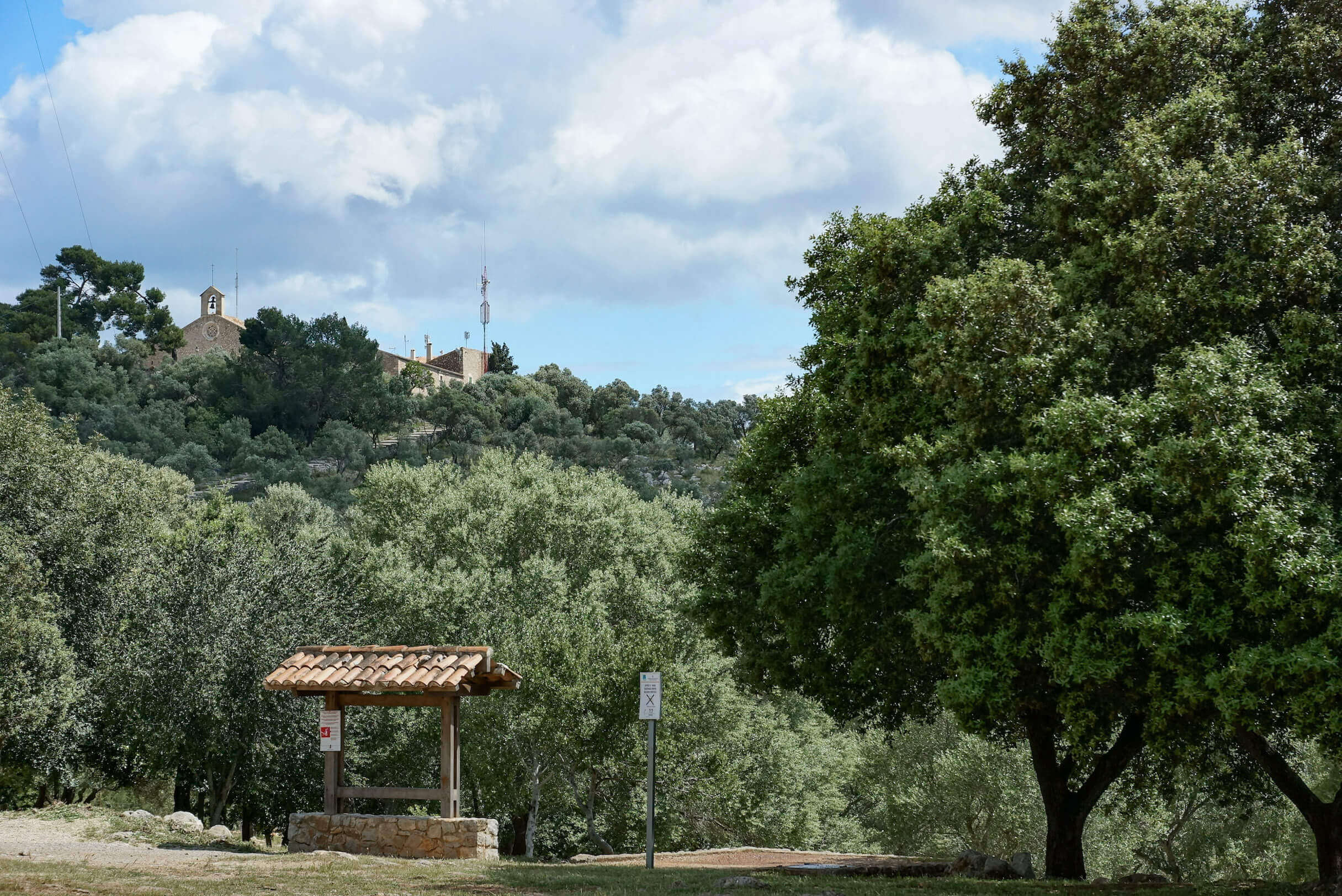 blick vom parkplatz zur ermita