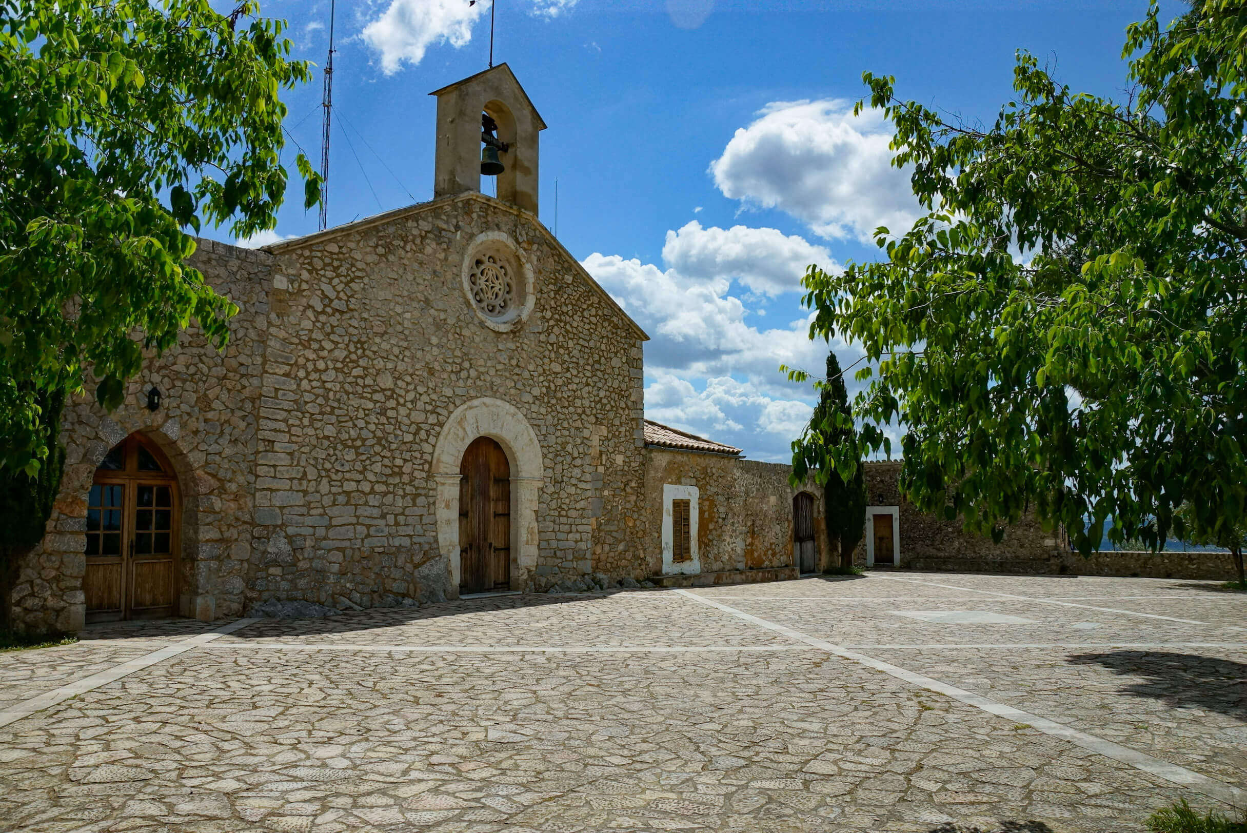 innenhof ermita santa magdalena bei inca